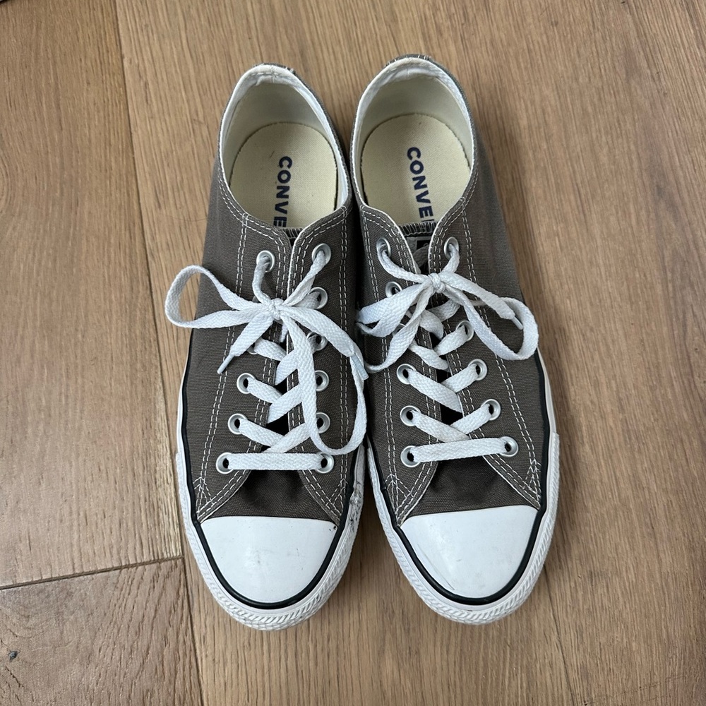 Converse - Picture 2 of 3